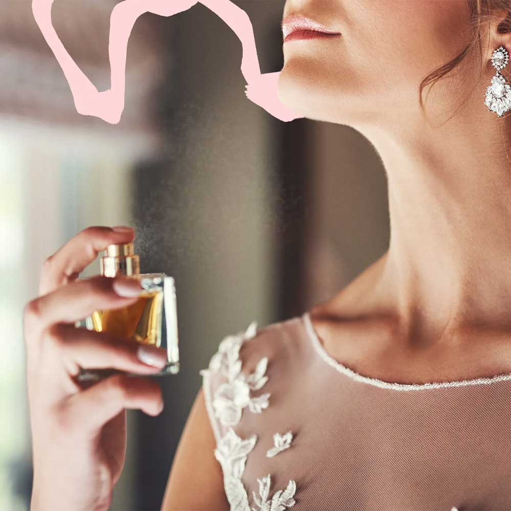 11 ترفند فوق العاده برای ماندگاری عطر